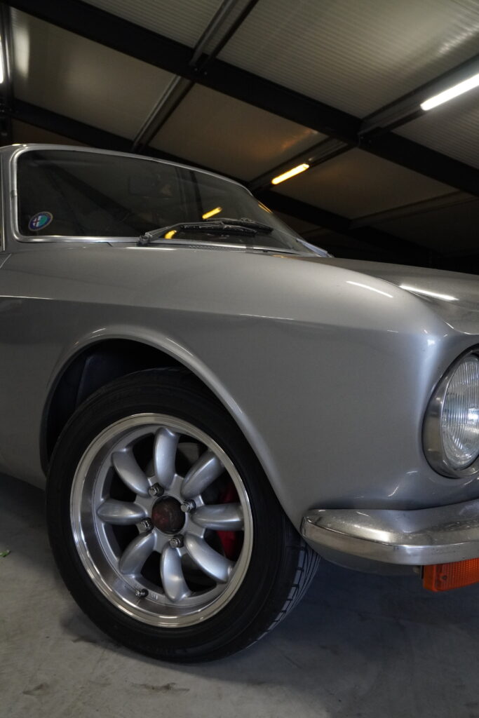 Alfa Romeo 2000 GTV, detail voorwiel